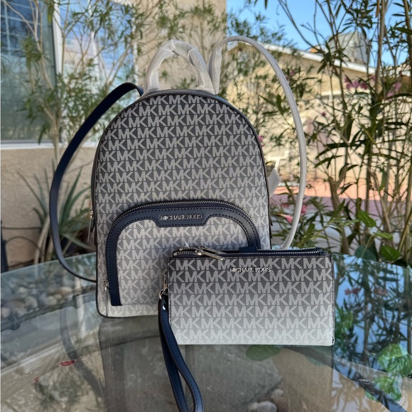 Set of Michael Kors Monogram Backpack and Wallet Set in Navy white ombre - Picture 1 of 11